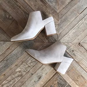 EXPRESS heeled mule booties